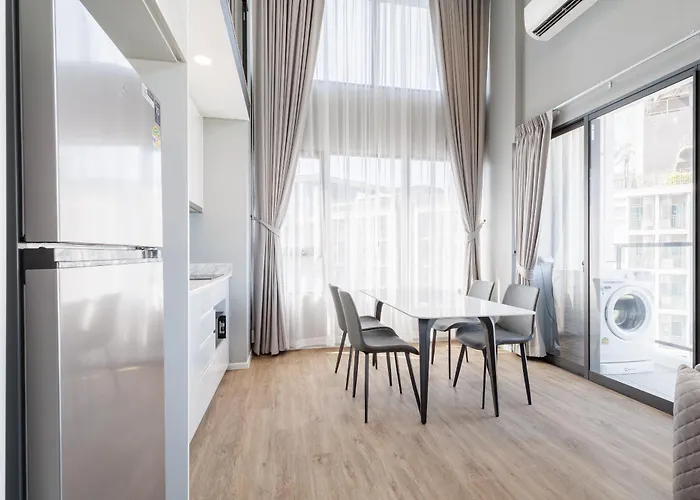 Loft 二房可住4人 近jodd夜市 游泳池 Apartment *