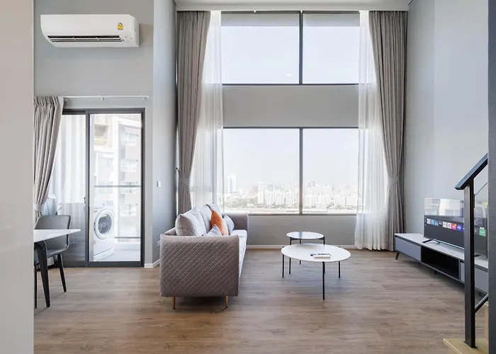Apartment Loft 二房可住4人 近jodd夜市 游泳池 *