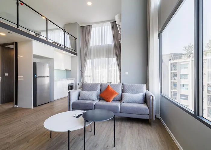 Apartment Loft 二房可住4人 近jodd夜市 游泳池 *