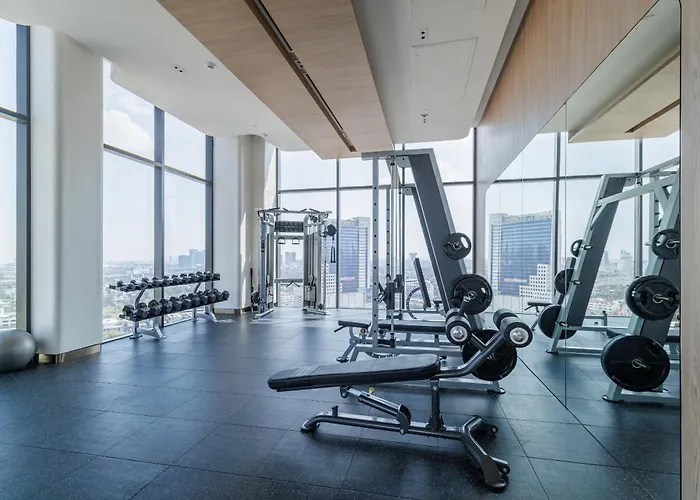 Loft 二房可住4人 近jodd夜市 游泳池 *