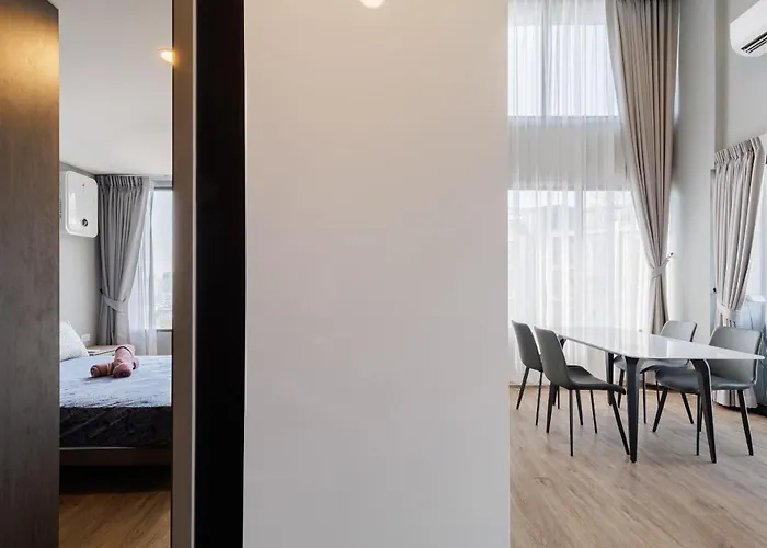 Apartment Loft 二房可住4人 近jodd夜市 游泳池 *